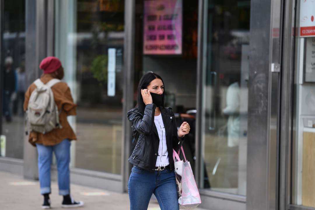 В Украине две области покинули "красную" зону карантина/Фото: Jeff J Mitchell for Getty Images Люди
