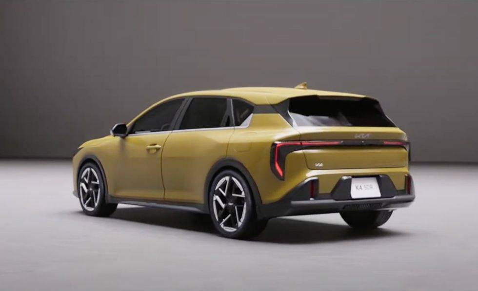 Фото: Kia Kia представила новый стильный седан и хэтчбек K4. Фото