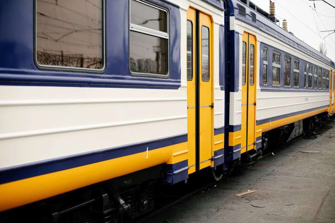 Тепер ще два модернізованих елетропоїзди виходять на приміські маршрути Полтавщини та Одещини/Фото: Укрзалізниця