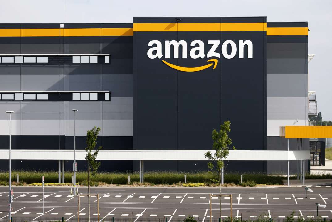 Amazon монетизує пунктуальність: компанія додатково платитиме працівникам, які не спізнюються
