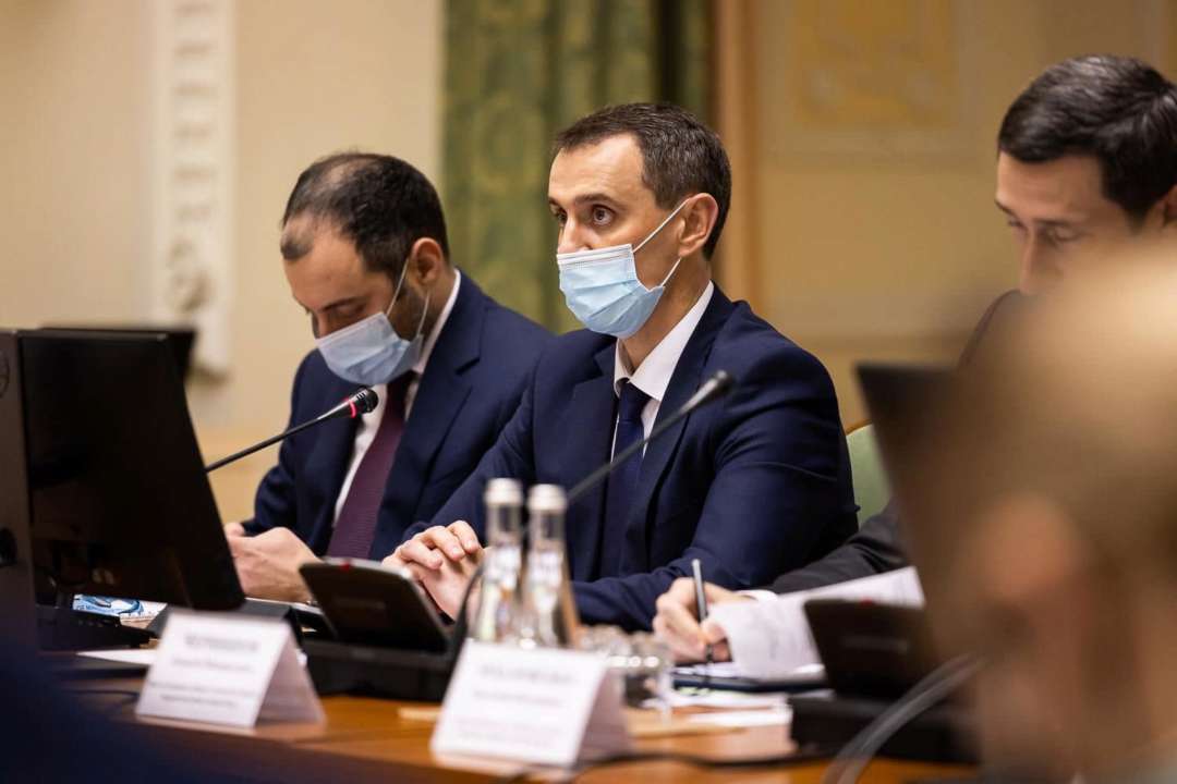 В Україні з 6 грудня зміниться термін дії "жовтого" сертифіката вакцинації/Фото: facebook/viktor.liashko Термін дії "жовтих" Covid-сертифікатів скорочують: скільки буде дійсним документ