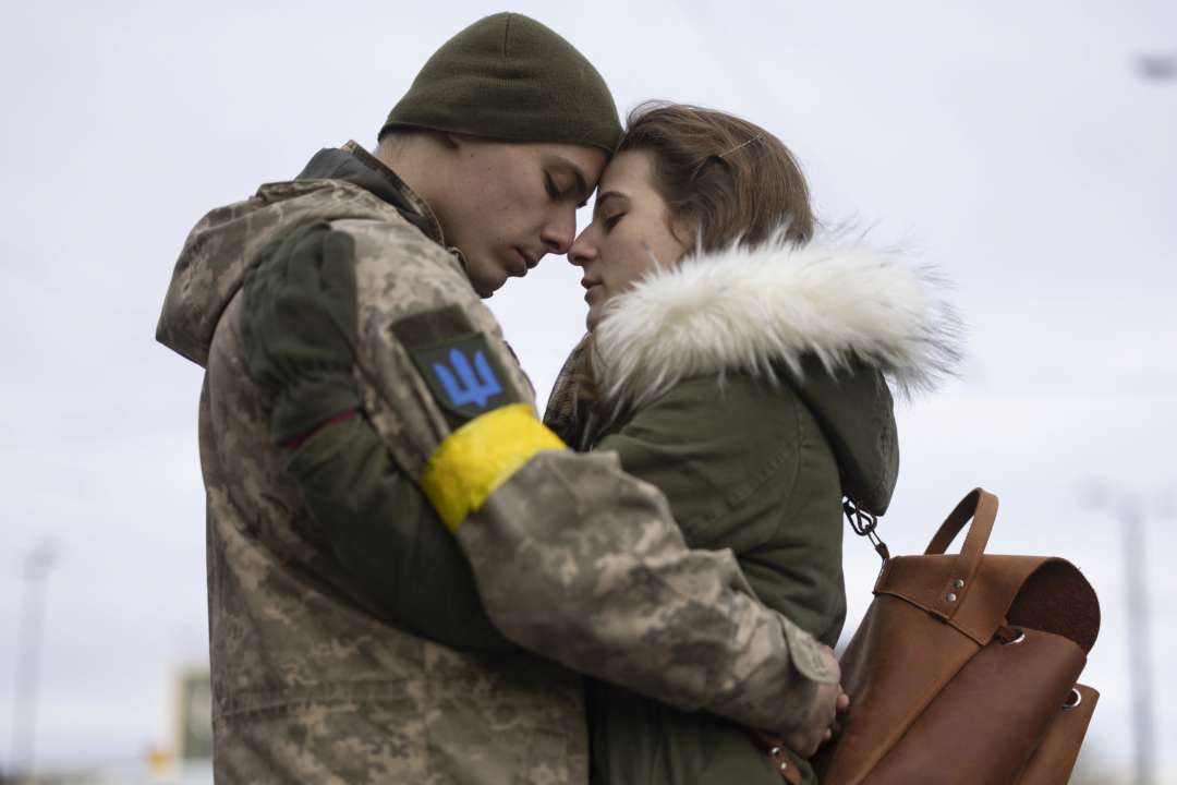 В рамках мобилизации повестки могут вручать даже в квартирах / Фото: Getty Images Мобилизация в Украине