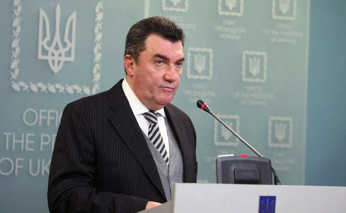 "Краще сидіть вдома": Данілов заявив, що Україна готова до введення білоруських військ/Фото: Офіс президента Україна готова до об'єднання білорусів з росіянами у війні – Данілов