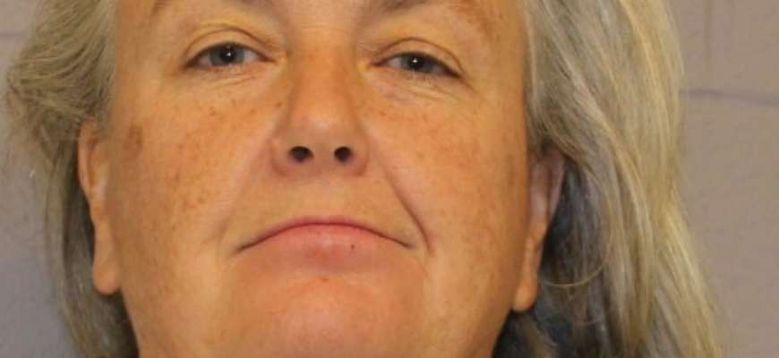 Фото: Hampden County Sheriff's Department/Facebook Операция "Жало": в США судят женщину за то, что она натравила пчел на полицейских