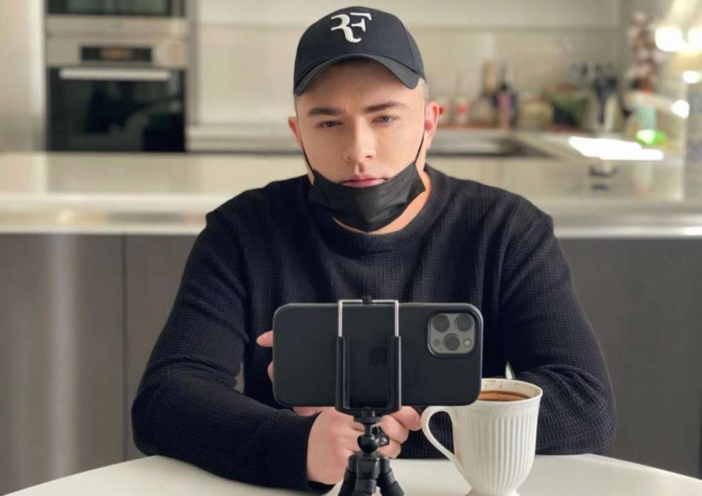 Данилко рассказал, чем занимается при отсутствии электроэнергии/Фото: Instagram Андрей Данилко рассказал, как пытается проводить время с пользой без света