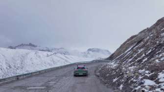 Фото: Porsche Porsche Taycan Cross Turismo у горах Тибету встановив незвичний рекорд для електромобілів