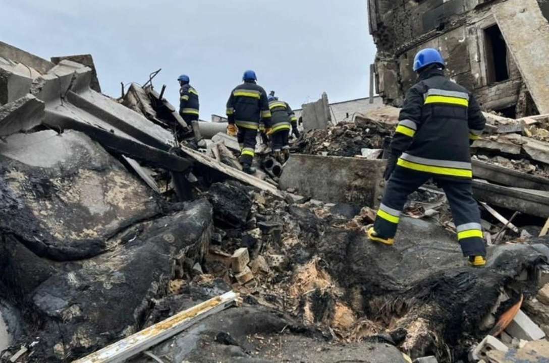 Советы от ГСЧС: что делать, если оказались под завалами