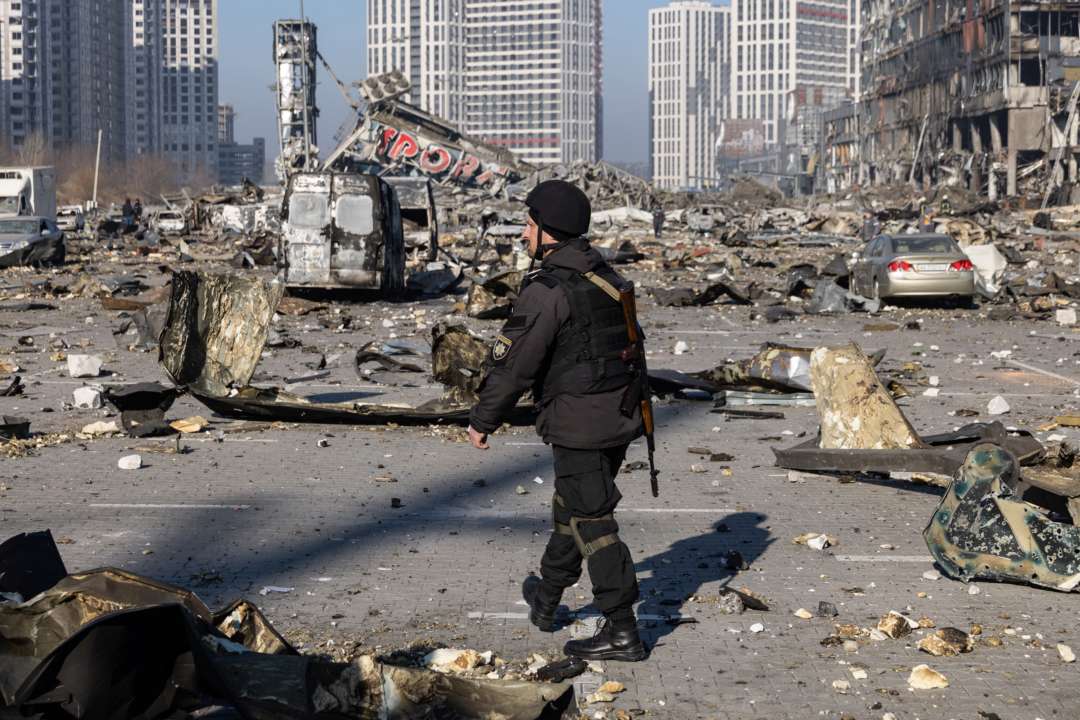 У Києві змінили час комендантської години/Фото: Getty Images Комендантська година у києві починатиметься о 21:00