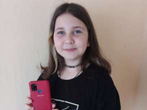 ВСУ вернули 10-летней владелице украденный оккупантом смартфон/Фото: 93-тя ОМБр Холодний Яр/Facebook ВСУ вернули 10-летней девочке смартфон, который отобрали у нее оккупанты на блокпосту