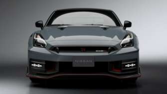 Фото: Nissan Nissan показала первые фото обновленной культовой модели GT-R