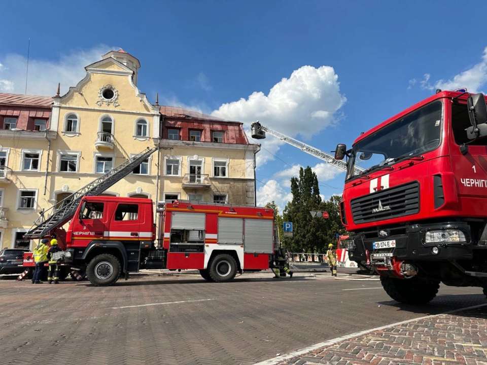 В Чернигове выросло количество пострадавших в результате российской атаки/Фото: МВД/Telegram Центр Чернигова после обстрела
