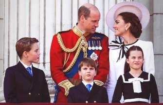 Принц Вільям із сім'єю / Фото: instagram.com/princeandprincessofwales Принц Вільям відзначає 42-й день народження: зворушливе сімейне фото та привітання