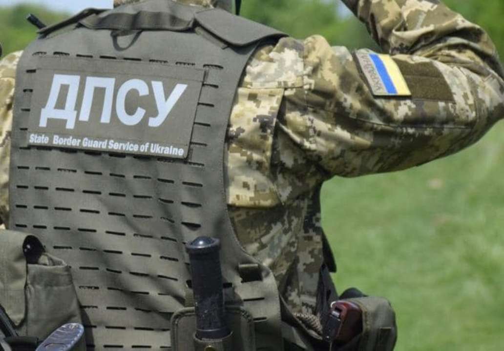 На Закарпатье трое мужчин напали на пограничника