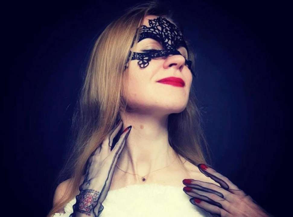 Языческая ведьма Frau Laska / Фото: instagram.com/frau_person Трамп и Украина: стоит ли ждать помощи? Прогноз от ведьмы Frau Laska
