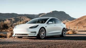 Tesla. Фото: Pixabay В штате Калифорния запретят рекламу автомобилей Tesla