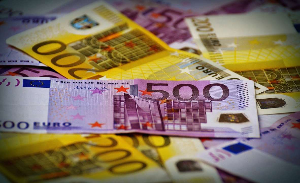 курс долара і євро 19 лютого 2023 року