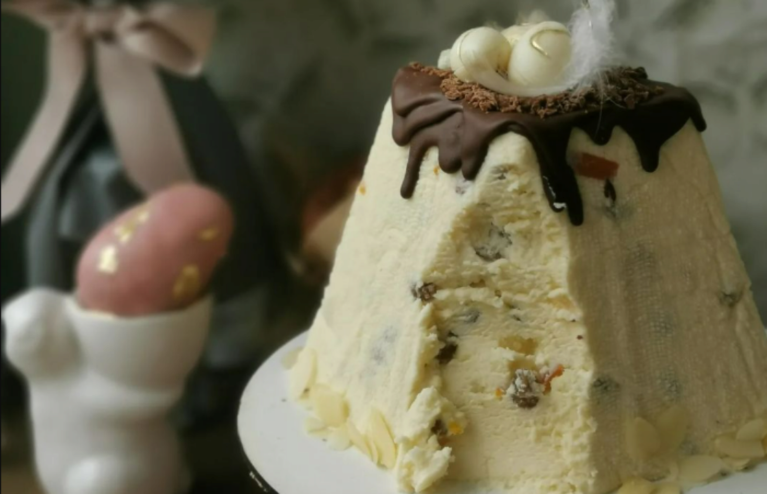 Простой рецепт творожной пасхи/Фото: iv_bake/Instagram Просто смешайте все ингредиенты: рецепт творожной пасхи с шоколадом без выпечки