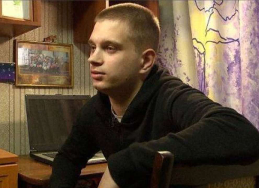 россияне призвали в армию несовершеннолетнего мариупольца, которого перед тем похитили — Андрющенко