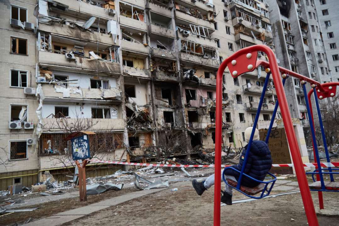 Руины жилого дома после российского обстрела