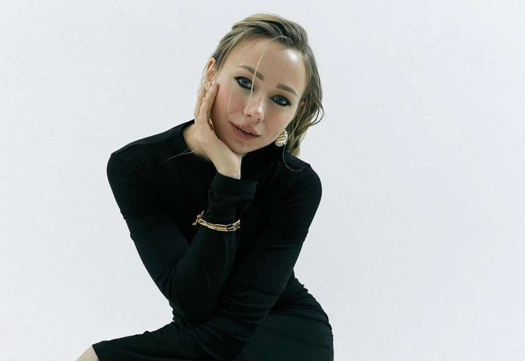 29-летняя жена Виктора Павлика смутила сеть своим образом