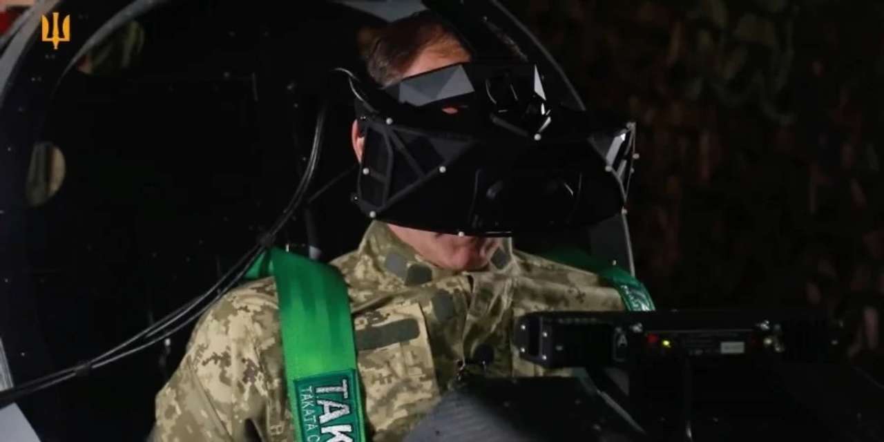 Україна отримала перший тренажер винищувача F-16/Фото: скріншот Україна отримала перший тренажер винищувача F-16/Фото: скріншот