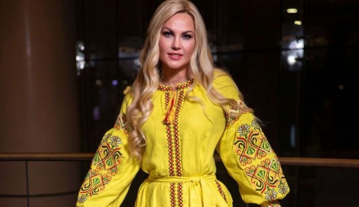 "Держали бы до утра": Камалия показала, как убегала от фанатов в Пакистане