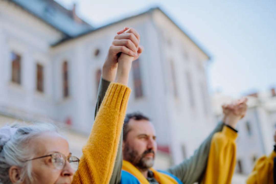 В Украине растут нарративы о расколе во власти, ее готовности к компромиссам с рф и усталости Запада