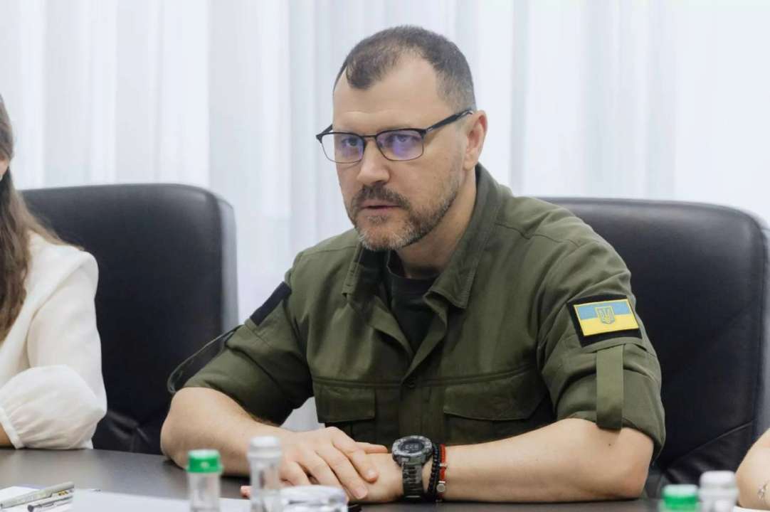 МВД: Враг входит в доверие к детям и просит поджигать военные авто или передавать информацию