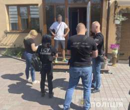 В Днепре группировка перепродавала автомобили, ввезенные для ВСУ/Фото: Национальная полиция Украины Авто