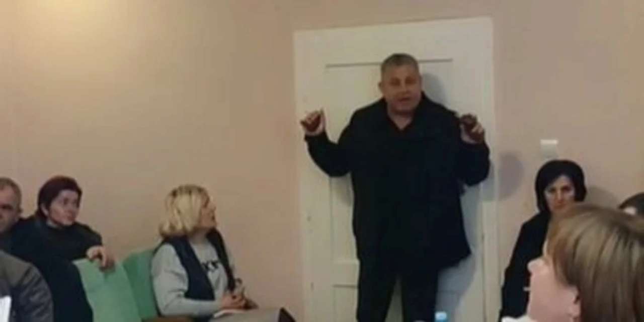 Депутату, який підірвав гранати в сільраді Закарпаття, загрожує довічний термін/Фото: кадр з відео