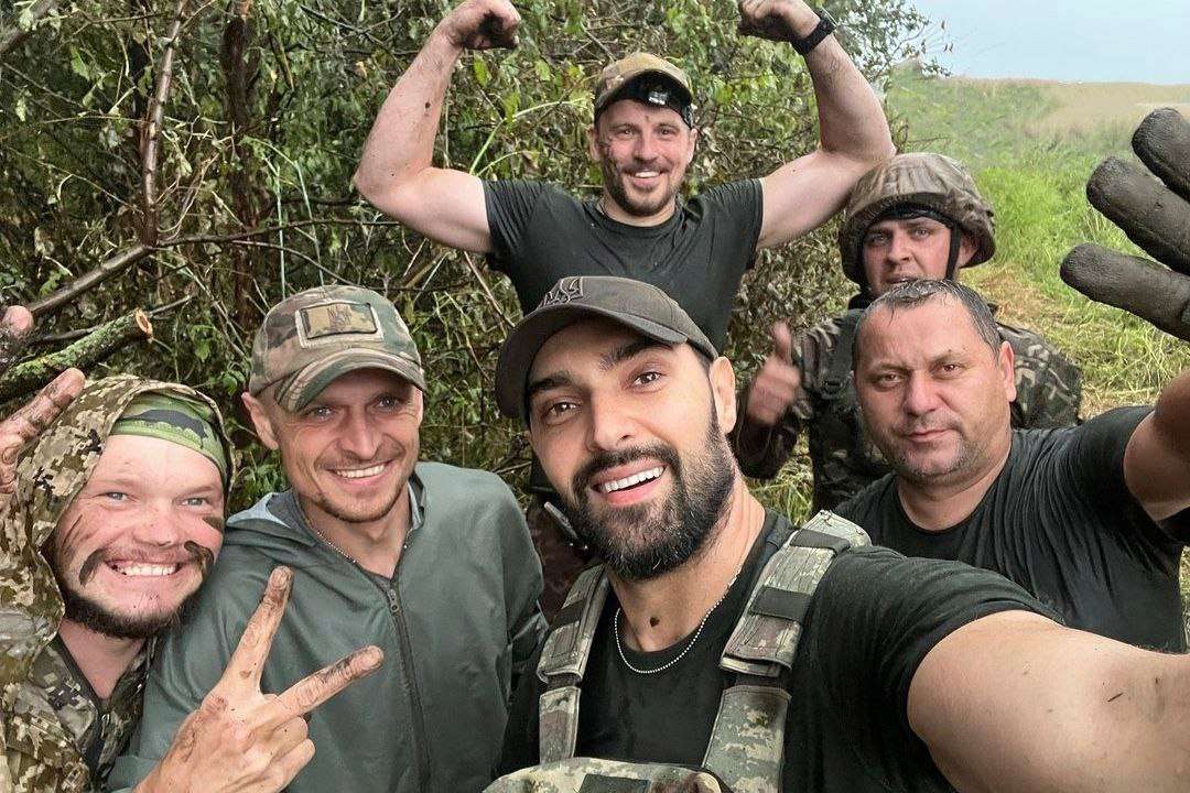 Козловський послав Кондратюка / Фото: Instagram/vkozlovsky_music Козловський послав Кондратюка: різка реакція артиста на звинувачення стосовно служби в ЗСУ