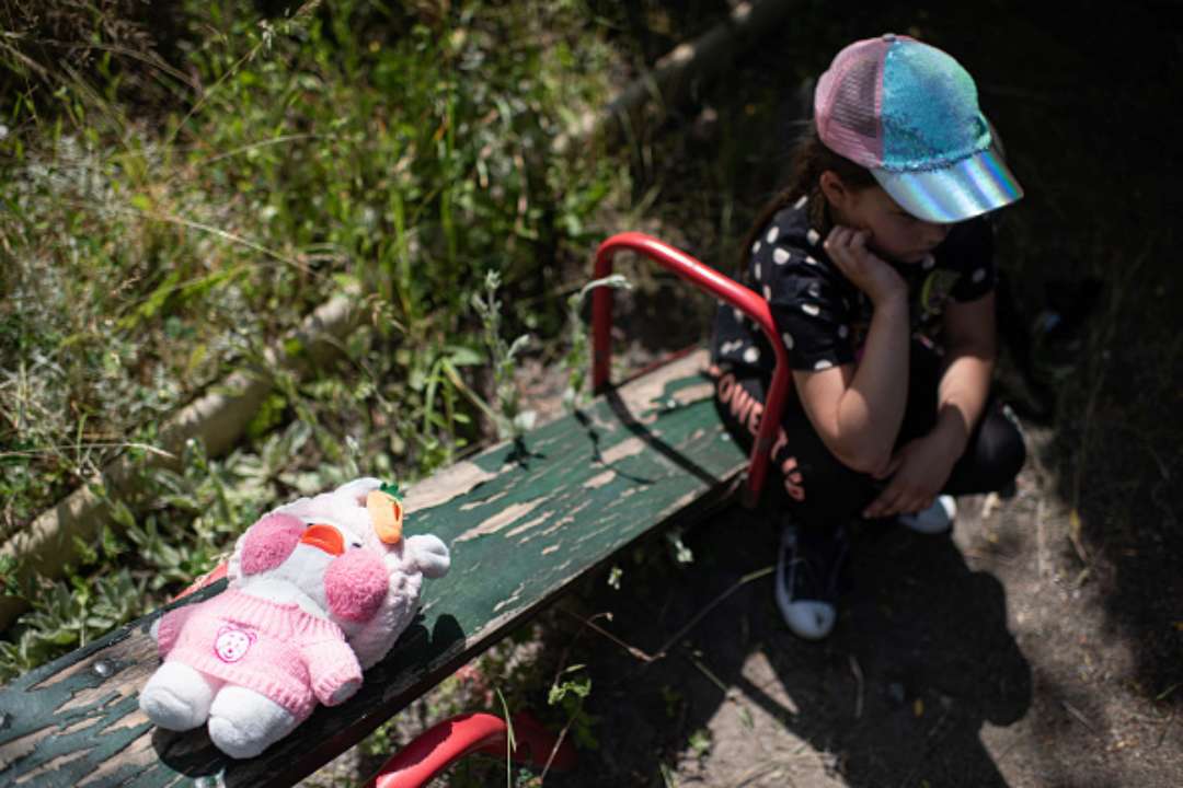 В Украине увеличилось количество пострадавших от войны детей/Фото: Alexey Furman/Getty Images Число пострадавших от российской агрессии детей постепенно растет: обновленные данные