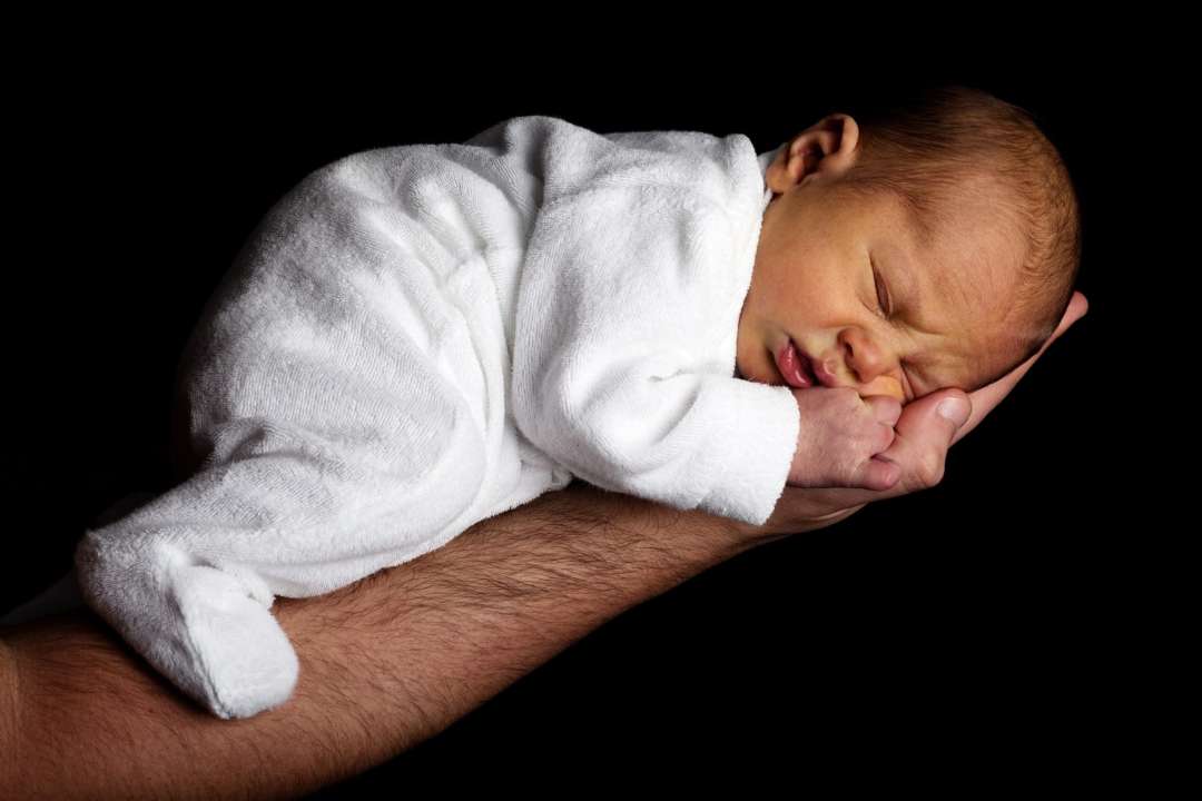 Девочка в Израиле родилась с аномалией. Фото: Pixabay Уже беременна: в Израиле родился ребенок с эмбрионом внутри