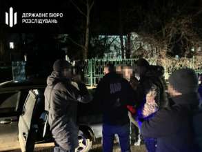 ДБР спіймало представника ТЦК і його пособника, які заробляли на "білих квитках" ДБР спіймало представника ТЦК і його пособника, які заробляли на "білих квитках"