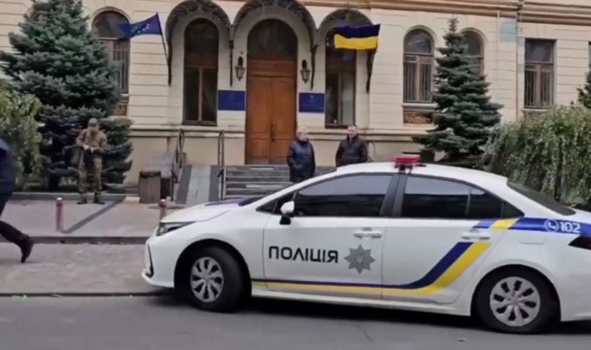 Сохраняйте спокойствие и доверяйте официальным источникам информации