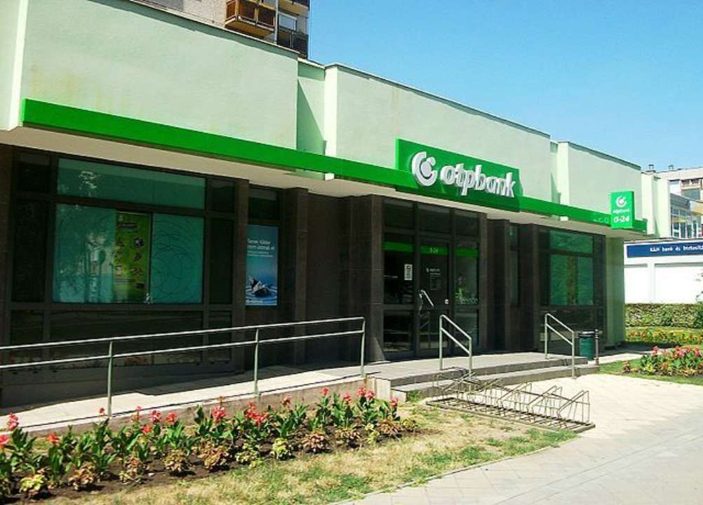 Работают в рф и кредитуют оккупантов: НАПК внесло OTP Bank в перечень международных спонсоров войны