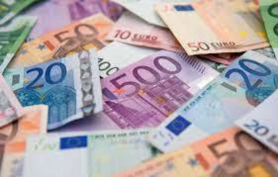 Курс валют на 6 січня: скільки коштують долар, євро та злотий Курс валют на 6 січня: скільки коштують долар, євро та злотий