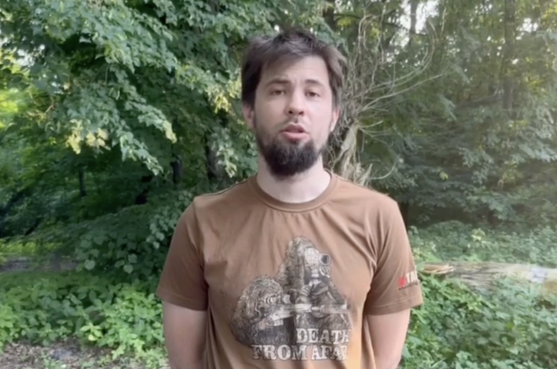 Військові та активісти беруть участь у флешмобі із закликом до депутатів Верховної Ради проголосувати за заборону РПЦ в Україні/Фото: скрін відео Військові закликають депутатів ВРУ проголосувати за заборону РПЦ в Україні