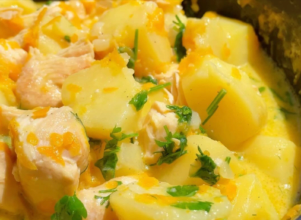 Як приготувати тушковану картоплю з м'ясом / Фото: instagram/vistovska_cooking Як приготувати тушковану картоплю з м'ясом / Фото: instagram/vistovska_cooking