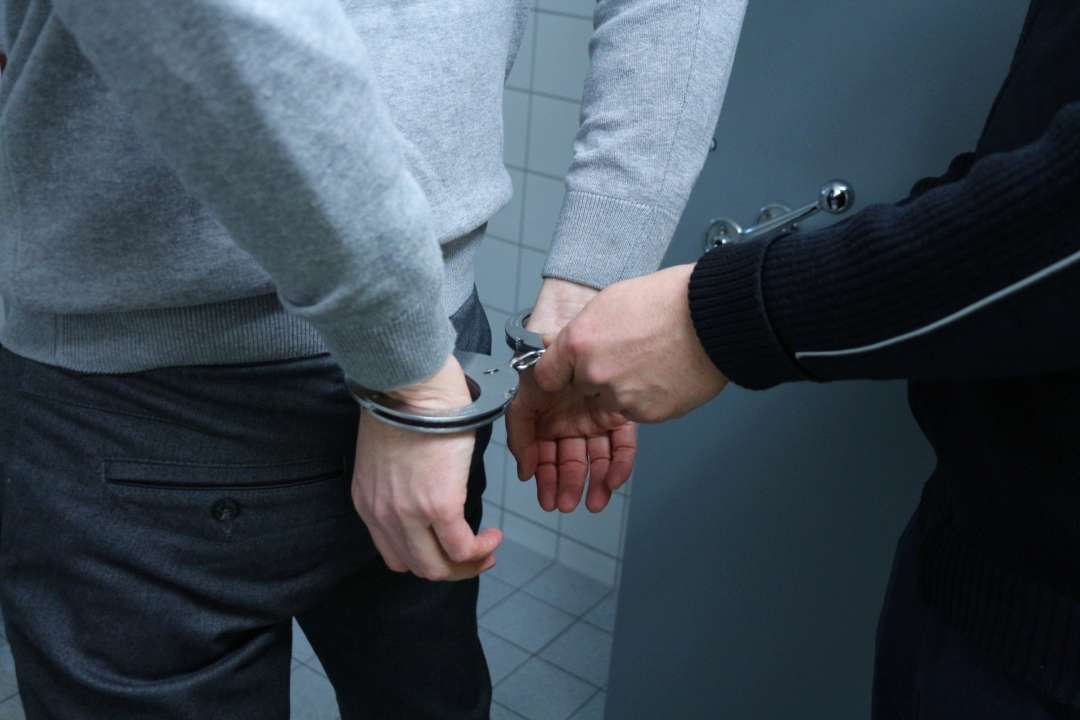 Фото: Pixabay В Донецкой области мужчины пытались задушить женщину ради $300 тысяч