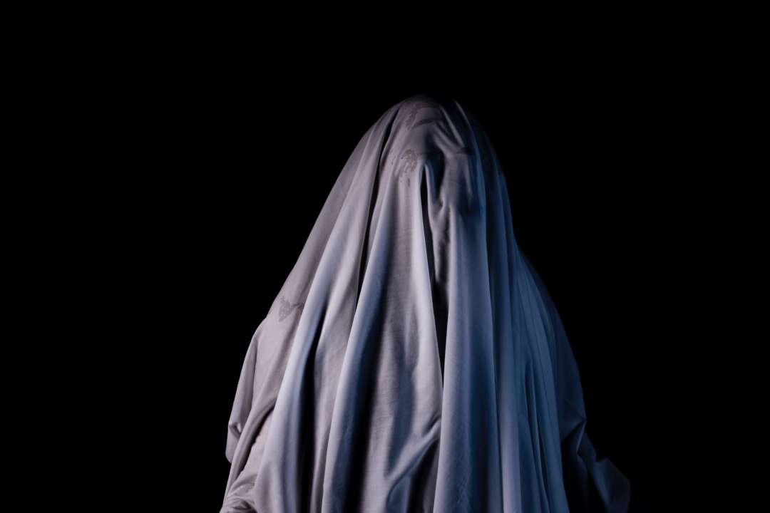 Фото: Unsplash/ Автор - Syarafina Yusof Политик показал видео, на котором привидение напало на охранника