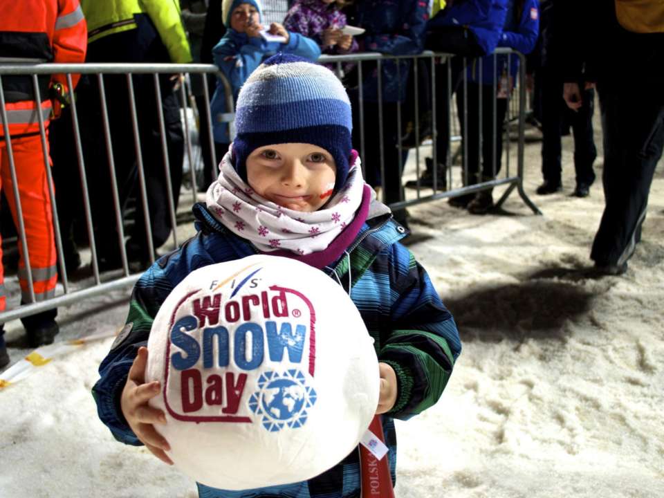 Детей защитников приглашают на Всемирный день снега: как попасть/Фото: worldsnowday Детей защитников приглашают на Всемирный день снега: как попасть