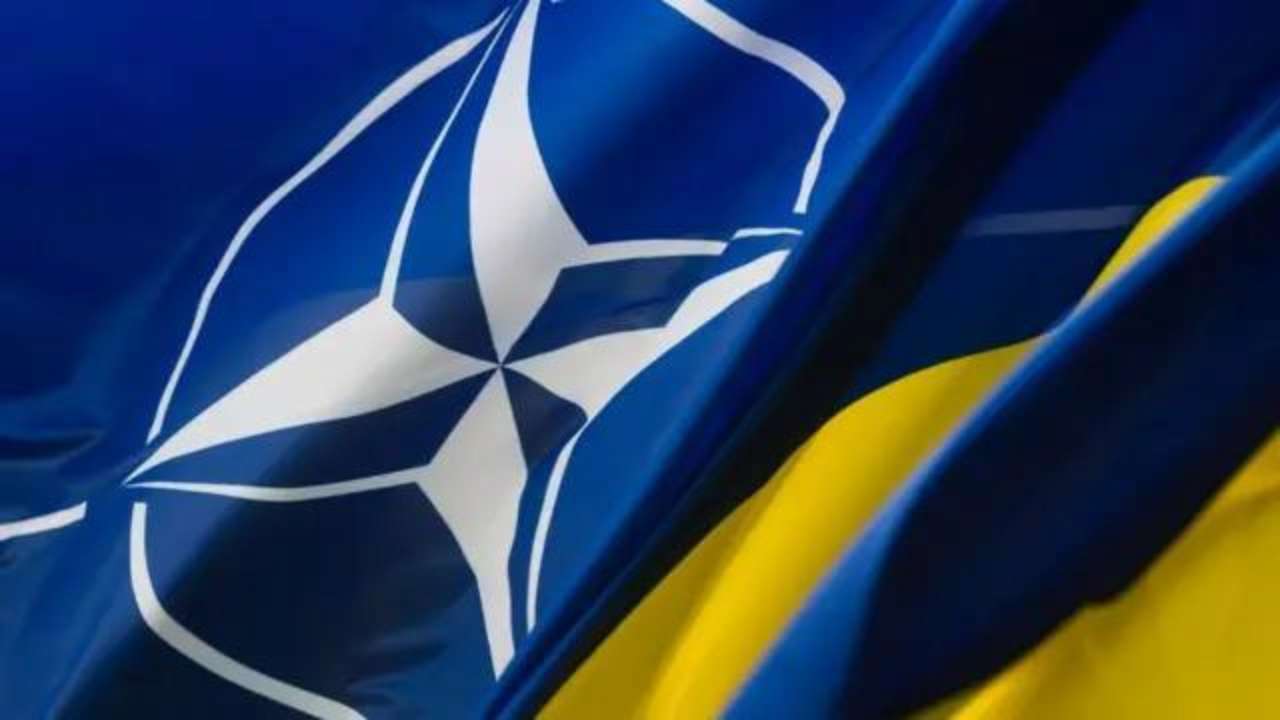 Зеленский: Украина может вступить в НАТО без действия статьи 5 на всей территории Зеленский: Украина может вступить в НАТО без действия статьи 5 на всей территории
