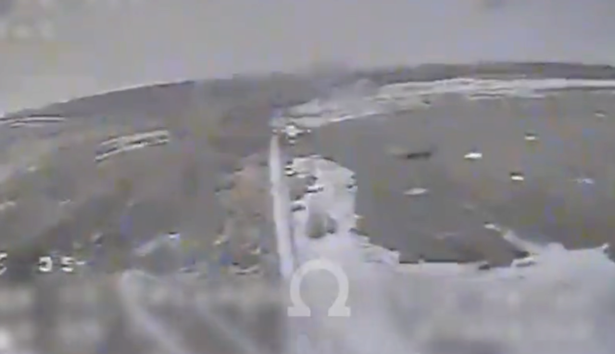 За допомогою дрона вдалося підбити ворожий танк / Фото: Скриншот За допомогою дрона вдалося підбити ворожий танк / Фото: Скриншот