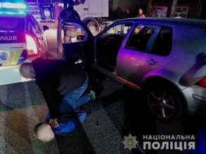 npu.gov.ua Представлялися співробітниками закону. В Івано-Франківську поліцейські затримали шахраїв