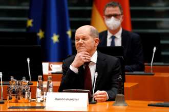 Німеччина планує відмовитися від нафти з рф/Фото: Getty Images Шольц