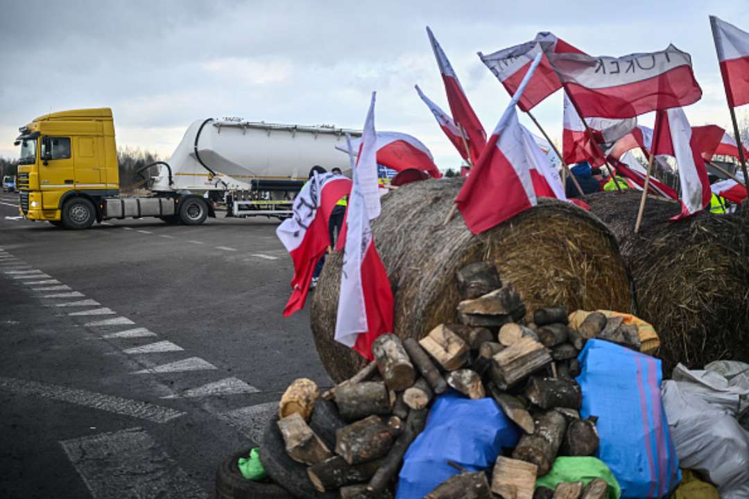 Було запропоновано Польщі план із 5 чітких кроків/Фото: Getty Images Запропонували 5 чітких кроків – Шмигаль про блокування кордону поляками