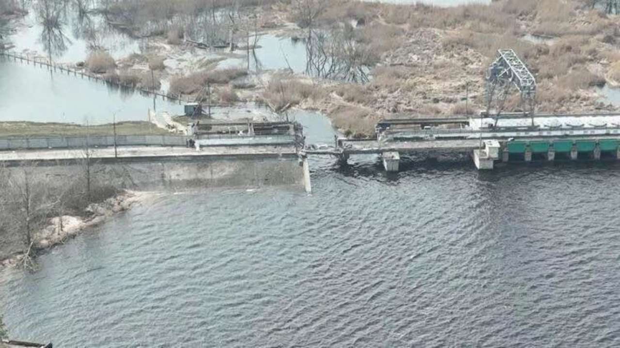 росіяни підірвали Курахівську дамбу/Фото: operativnoZSU росіяни підірвали Курахівську дамбу: підтоплено багато сіл у напрямку села Багатир