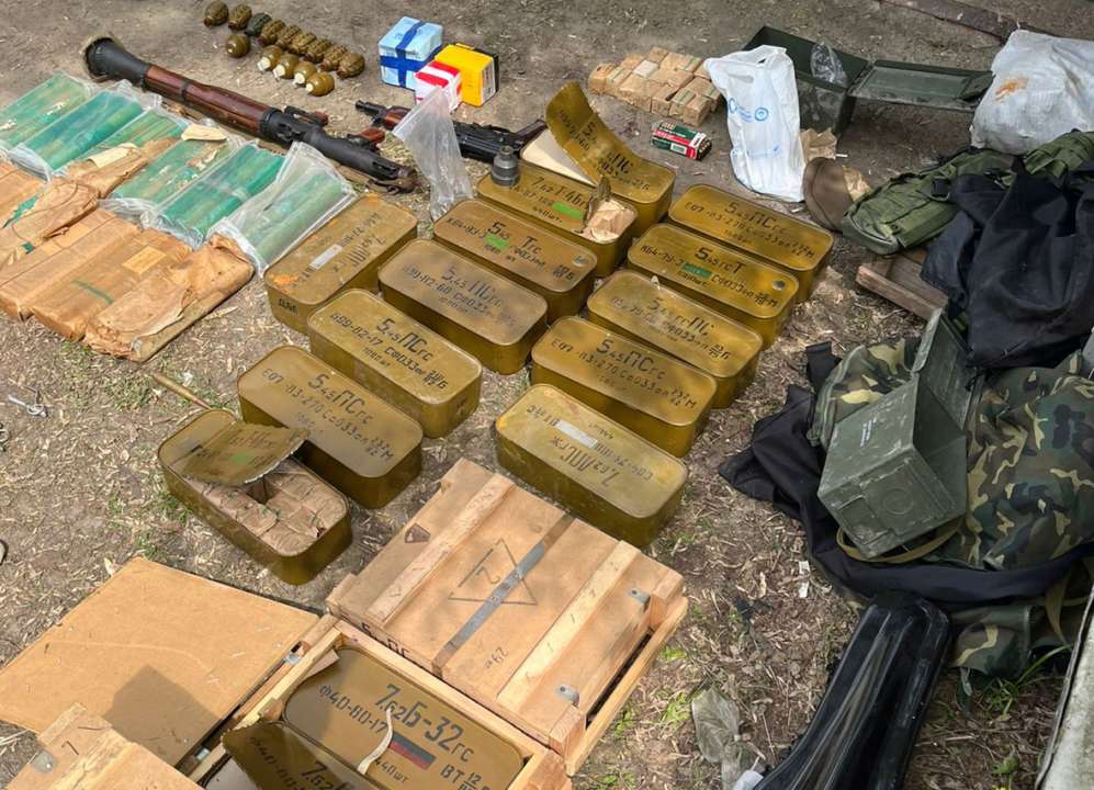 Житель Киева создал арсенал оружия прямо в гараже / Фото: npu.gov.ua Житель Киева создал арсенал оружия прямо в гараже / Фото: npu.gov.ua