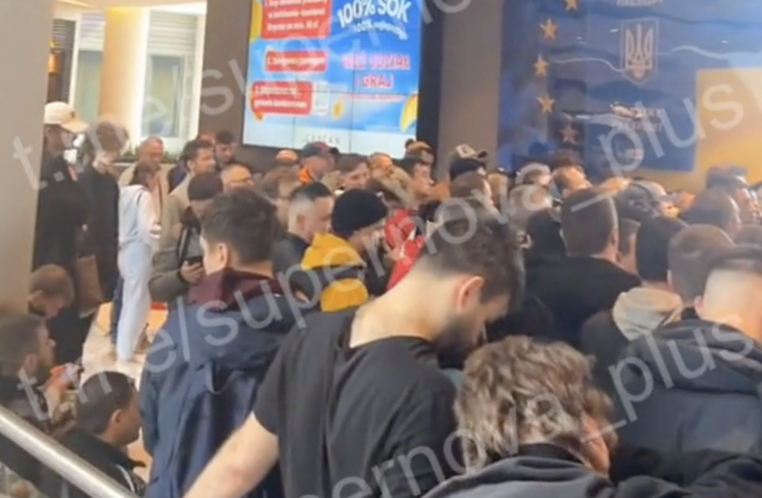 Це тимчасовий крок: розʼяснення МЗС щодо зупинення надання консульських послуг за кордоном